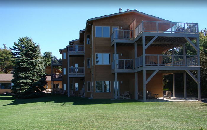 Lake Bluff Inn & Suites (Stieves 4 Season Lake Bluff Motel) - From Web Listing (newer photo)